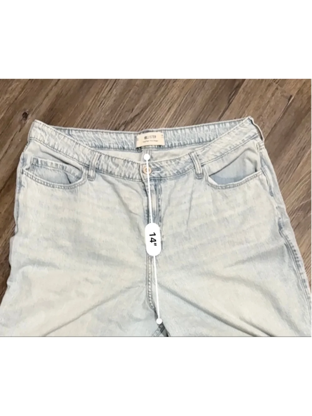 Hollister Women’s Ultra High-Rise Baggy Jeans Sz 18L Light Wash Wide Leg Cropped - Picture 6 of 9
